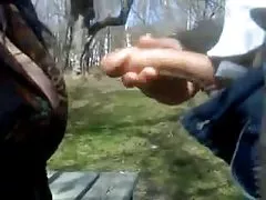 黑人与德鲁加诺夫浇灌了一只白色的小鸡，然后适当的组色情与朋友的双重渗透